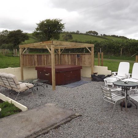 Marsh Water Ponds Fishery Kidwelly Exterior foto